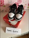 Nike dunks black and white panda 44