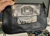 Guess Clutch väska 