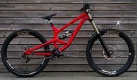 Commencal Furious race red 2017 downhillcykel