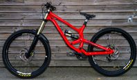 Commencal Furious race red 2017 downhillcykel