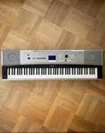 YAMAHA Portable Grand Piano DGX-530