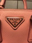 Prada axelväska