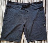 VOLCOM - SURF SHORTS GRÖNSVARTA STL. 34, NYA, QUICKSILVER