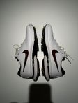 Nike Air Zoom Victory Tour 3. stl 41. vit/röd