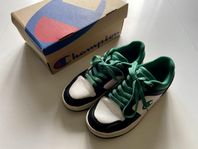 Champion sneakers i bra skick - storlek 40