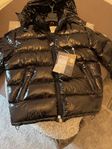 moncler puffer maya Strl. L (Nyskick)