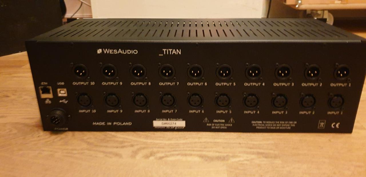 WesAudio _TITAN 10-Slot Power...