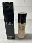  Bobbi Brown Weightless SkinFoundation SPF15 N-012 Porcelain