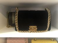 Chanel Boy bag M