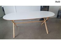 White table / vitt bord