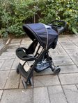 Light stroller with 3 reclining positions and a rain cover