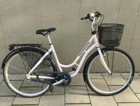 Monark Karin 3-växlad ramlås & lyse 28”