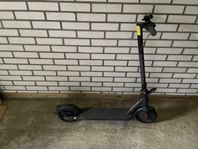 ((NY SKICK)) Elsparkcykel Xiaomi 4 Lite Nordic