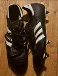 Adidas fotbollskor storlek 42