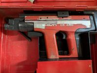 Bultpistol Hilti och mutterdragare.