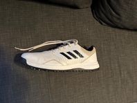 Adidas golfskor