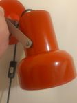 Retro orange lampa