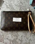 Louis Vuitton neverfull pochette