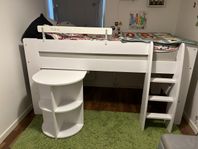 Barn Säng från Ikea - bra skick men använd :)