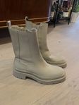 Nya oanvända gummistövlar/chelsea boots 