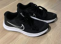 Nike sko Strl.36 i nyskick