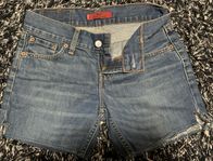 Levis Jeans Shorts Eve Storlek 27