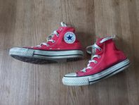 Höga röda Converse storlek 33 samfrakt