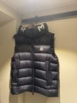 Moncler väst 