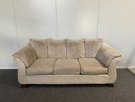 Beige tresitsig soffa - gratis leverans