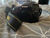 nikon d7000 med objektiv 