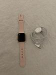 Apple Watch SE 40mm GPS (guld alu/rosa sand sportarmband)