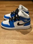 Custom Painted Nike Air Jordan 1 Mid Junior storlek 37,5