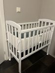 bedside crib 