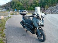 Yamaha scooter 300