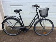 Svart fin Damcykel 3vxl 28" med korg