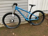 White 26 tums mountain bike