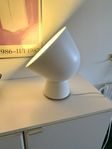 Ikea PS lampa Ola Wihlborg vit vintage bordslampa 