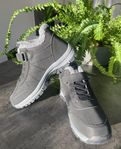 Svarta sneakers