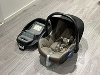 Maxi-Cosi Babyskydd med Familyfix Isofix Bas