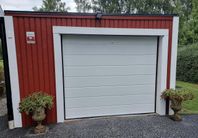 Garageport monterat & klart inkl. motor & två handsändare