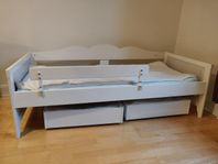 Barnsäng / juniorsäng och förvaringslådor IKEA