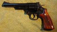 REVOLVRAR Smith &Wesson ,357 mag model &   ,44 mag modell 29