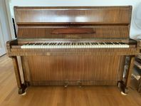 Piano Gebr Niendorf