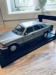 Mercedes 560 SEL Norev 1:18