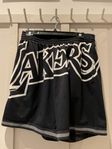 Shorts med märke Lakers