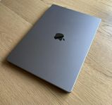 MacBook Pro 16" (2021) M1 Max, 32gb RAM, 1TB