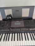 Keyboard Yamaha E463