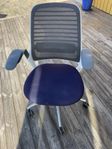 Kontorsstol Steelcase + lampa