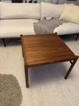 Carl Hansen - Colonial table soffbord (först till kvarn)