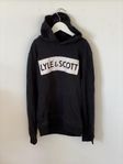 Svart hoodie LYLE & SCOTT storlek 158 (12/13 år) i nyskick!